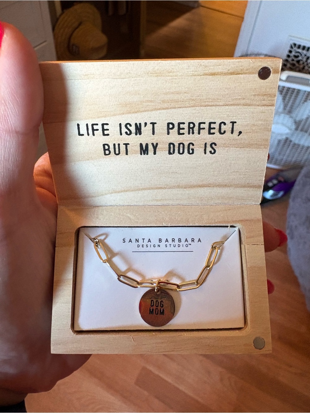 Santa Barbara Gold 'Dog Mom' Chain Pendant Necklace